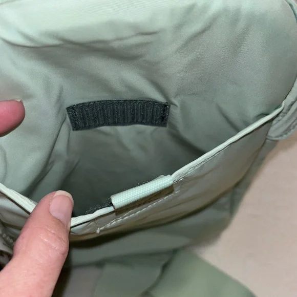 NWT Adidas Crossbody Sling bag/purse Linen Green - Picture 7 of 9